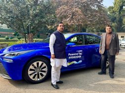 Union Ministers Pralhad Joshi and Nitin Gadkari Take Joint Ride in Hydrogen Fuel Cell Vehicle to Promote Clean Mobility